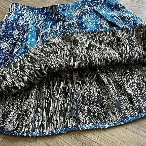🌼4/$30🌼bethany Mota |  Metallic electric blue and silver mini skirt - Picture 4 of 8